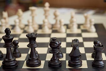 Le classique jeu d'echecs fabriqué en France