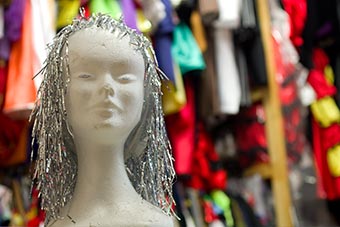 Vente de d'accessoires pour faire la fête : cotillons...